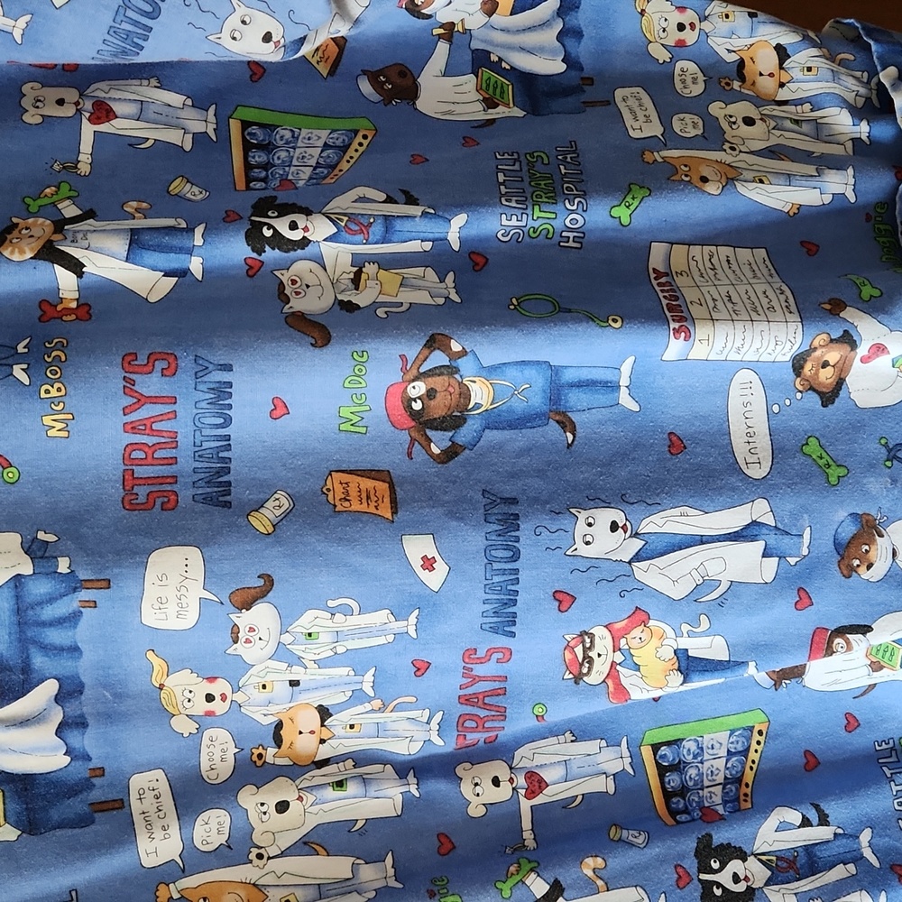 Scrub top - Picture 2 of 2